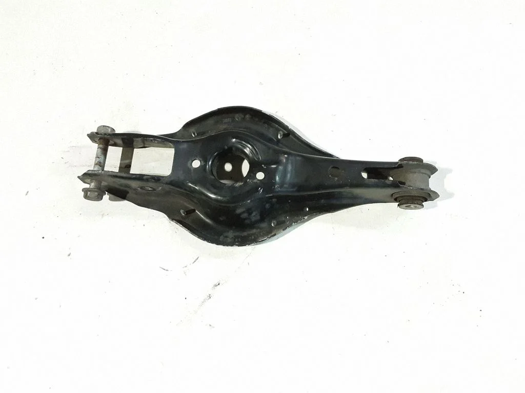 Tagumine ülemine õõtshoob – BMW 3-seeria F30 F35 F31 (2012-2018)