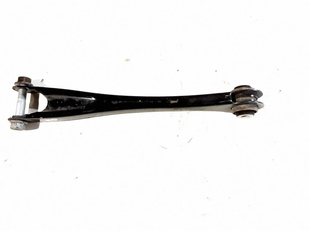 Tagumine ülemine õõtshoob – BMW 3-seeria F30 F35 F31 (2012-2018)