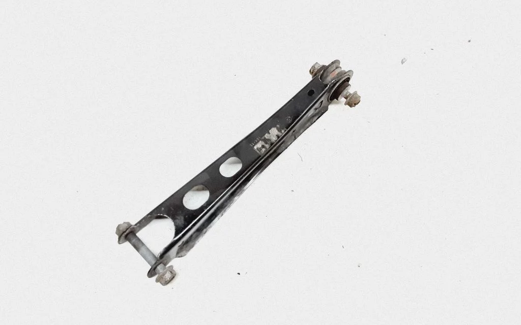Tagumine ülemine õõtshoob 6786978