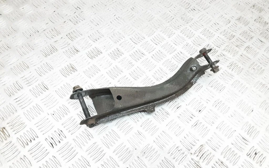 Rear upper control arm/wishbone – rear left