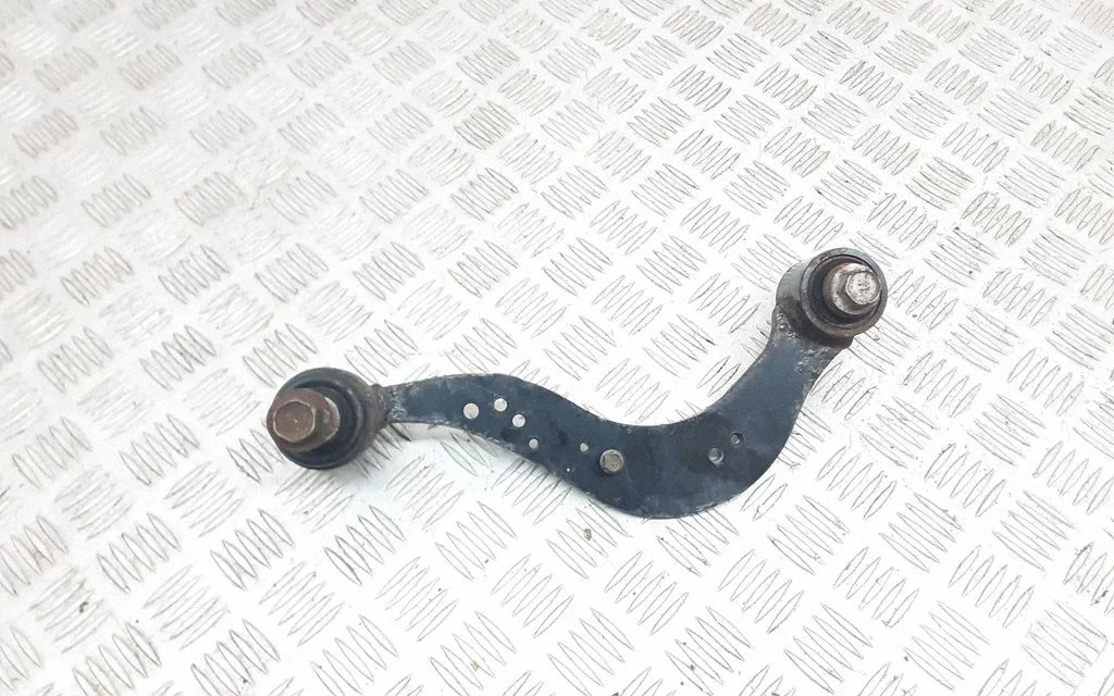 Rear upper control arm/wishbone – rear right