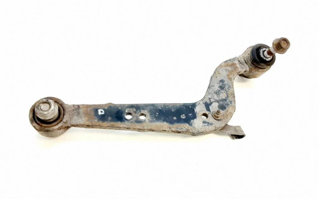 Tagumine ülemine õõtshoob – Toyota RAV 4 (XA30) (2006-2016)