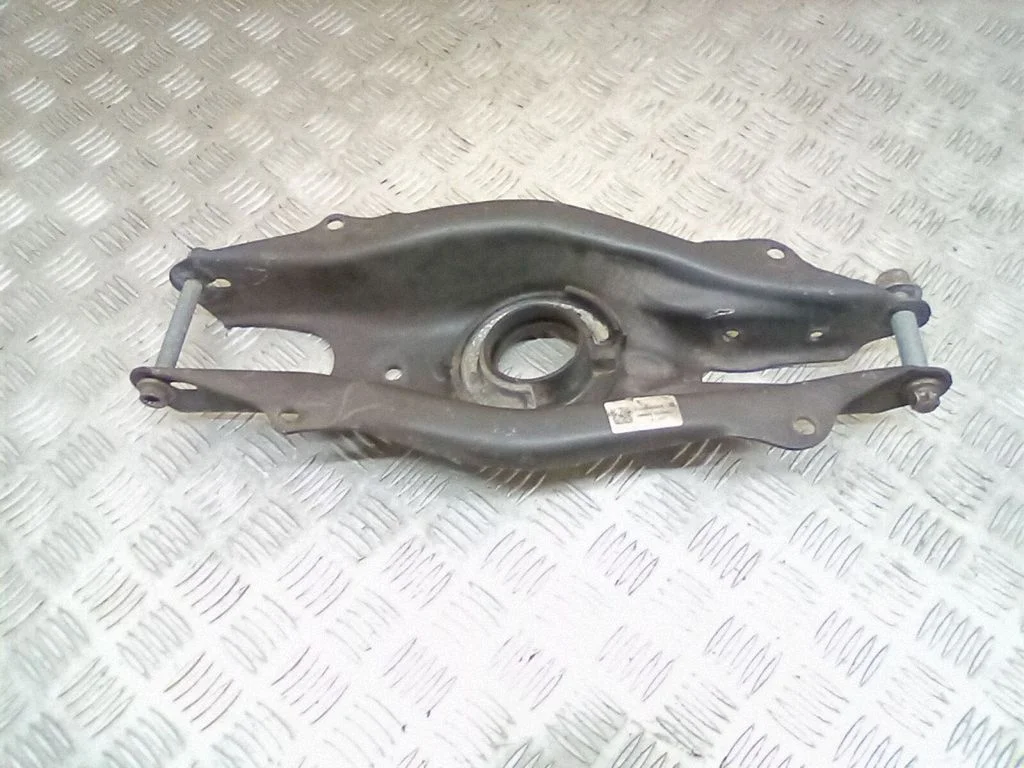 Rear upper control arm/wishbone A2053522000