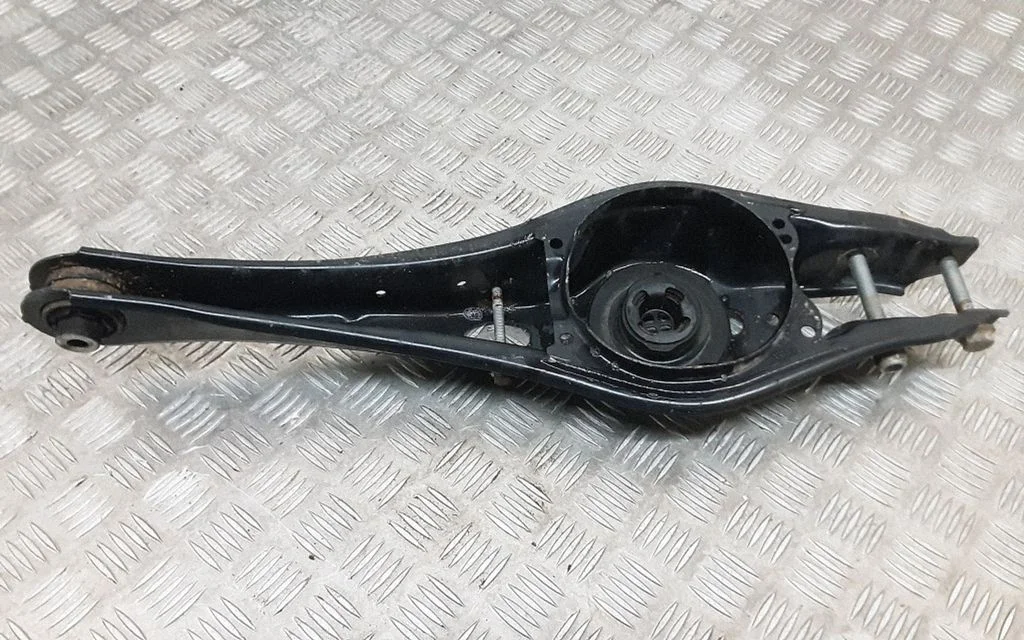 Tagumine ülemine õõtshoob 3Q0505311