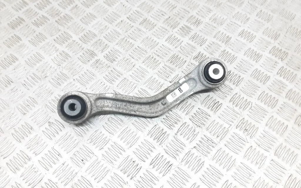 Rear upper control arm/wishbone – rear left