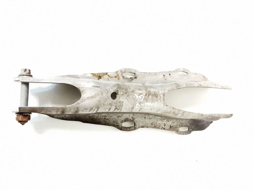 Rear upper control arm/wishbone – rear left