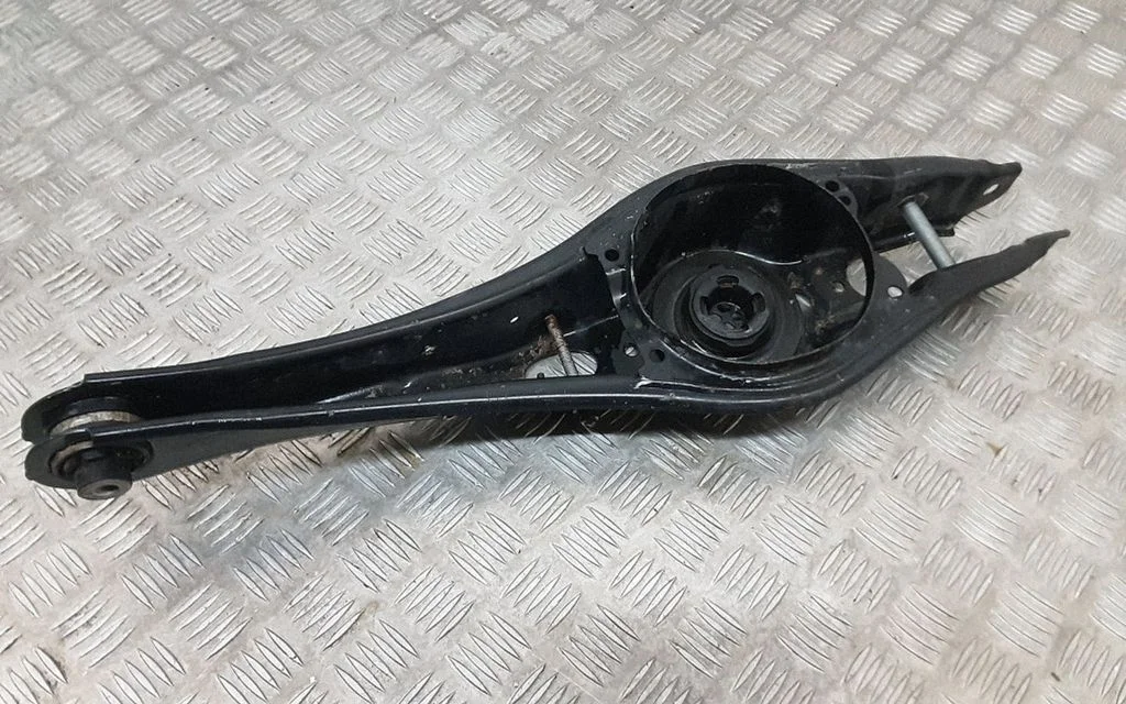 Tagumine ülemine õõtshoob 3Q0505311
