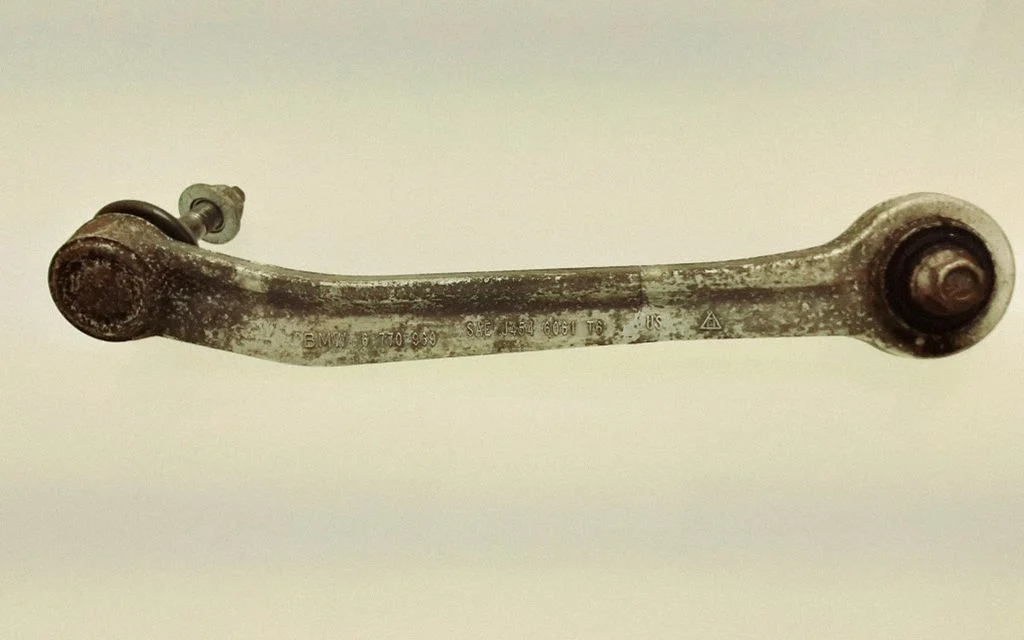 Rear upper control arm/wishbone – rear left