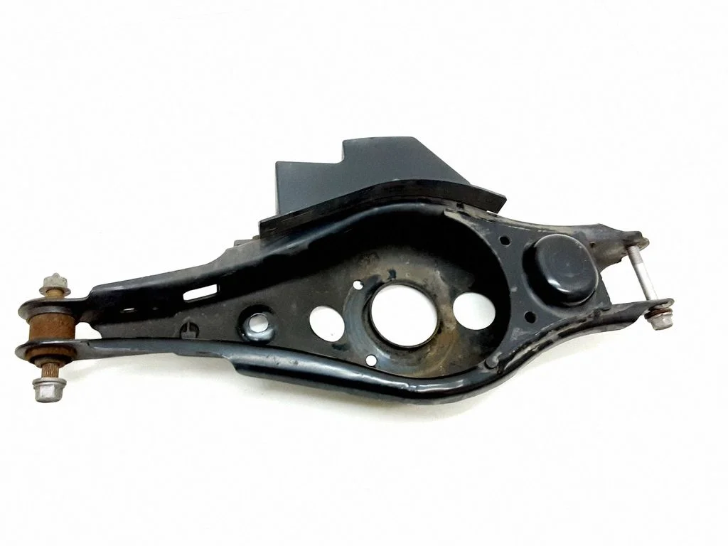 Tagumine ülemine õõtshoob – Toyota RAV 4 (XA40) (2012-2018)
