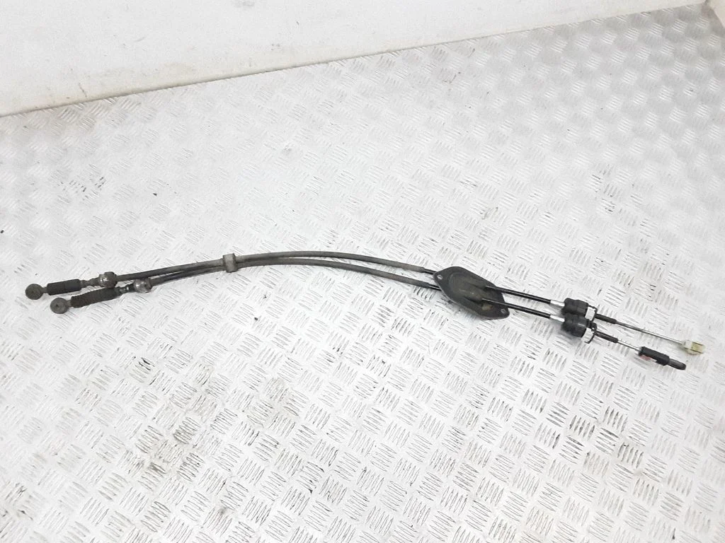 Gear shift cable linkage – Toyota RAV 4 (XA30) (2006-2016)