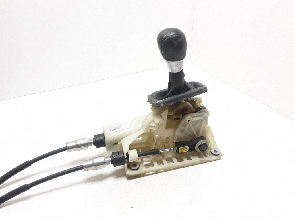 Gear selector mechanism 120004738