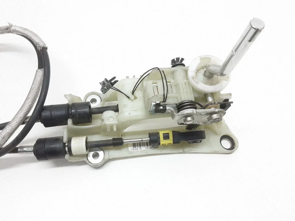 Gear selector mechanism 31367845