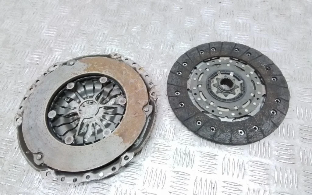 Clutch set kit – Volvo V50 (2004-2007)