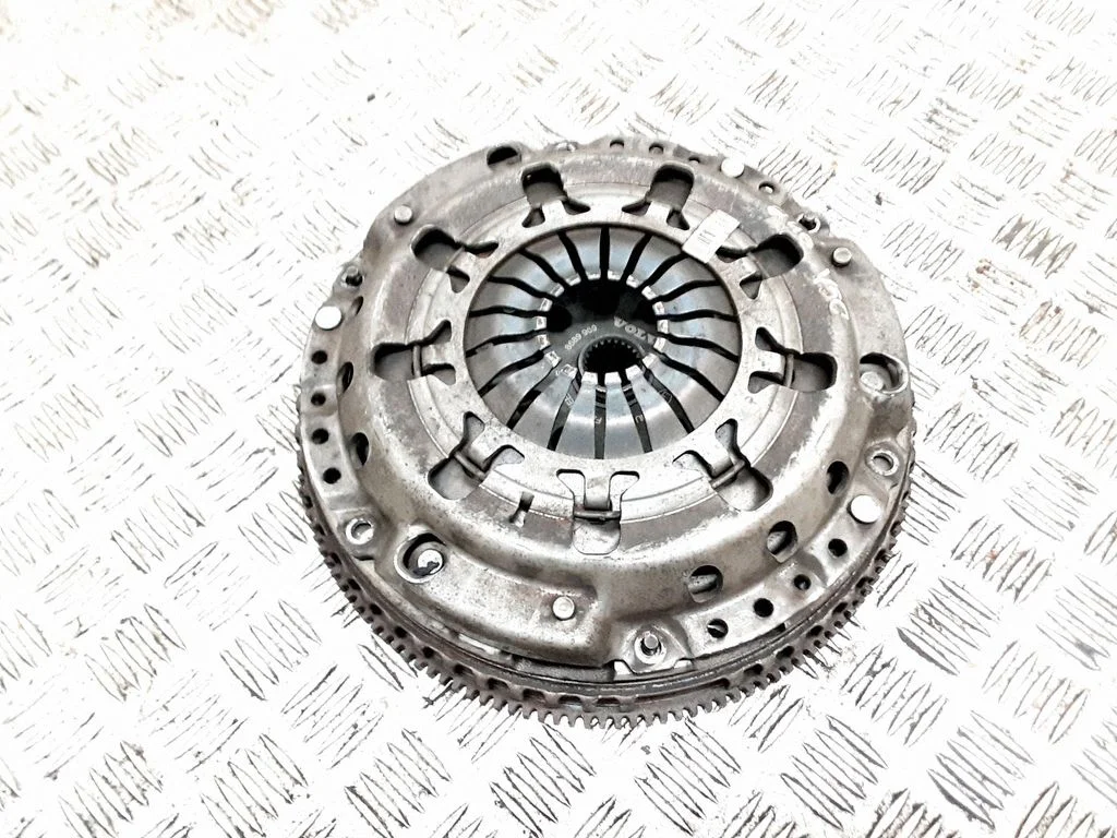 Clutch set kit – Volvo V50 (2004-2007)