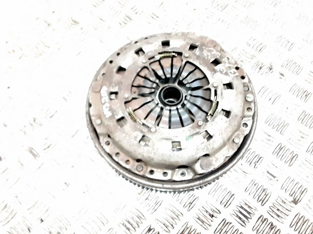 Clutch set kit – BMW 3 Series E90 E91 (2005-2012)
