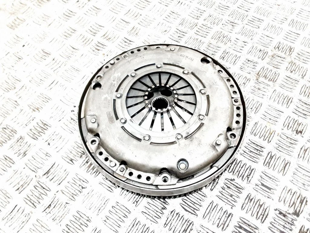 Clutch set kit – Volvo V50 (2008-2012)