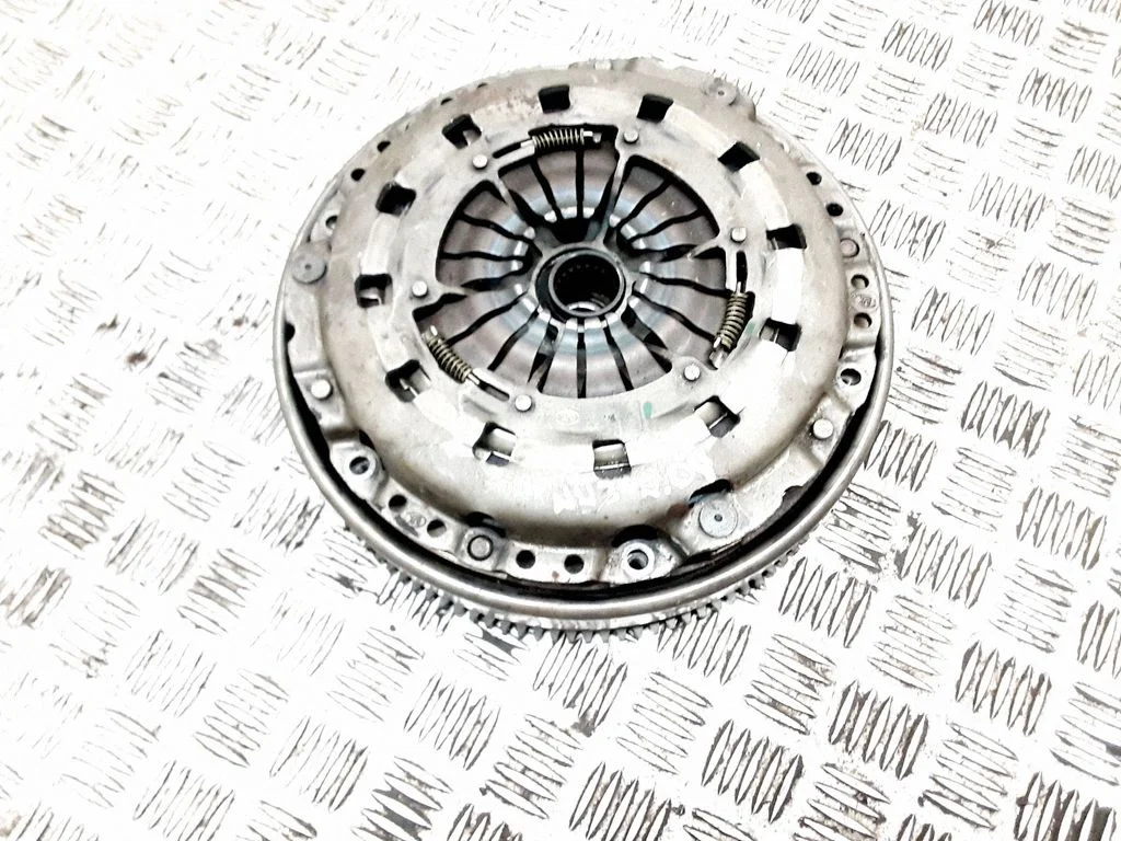 Clutch set kit – BMW 3 Series E90 E91 (2005-2012)