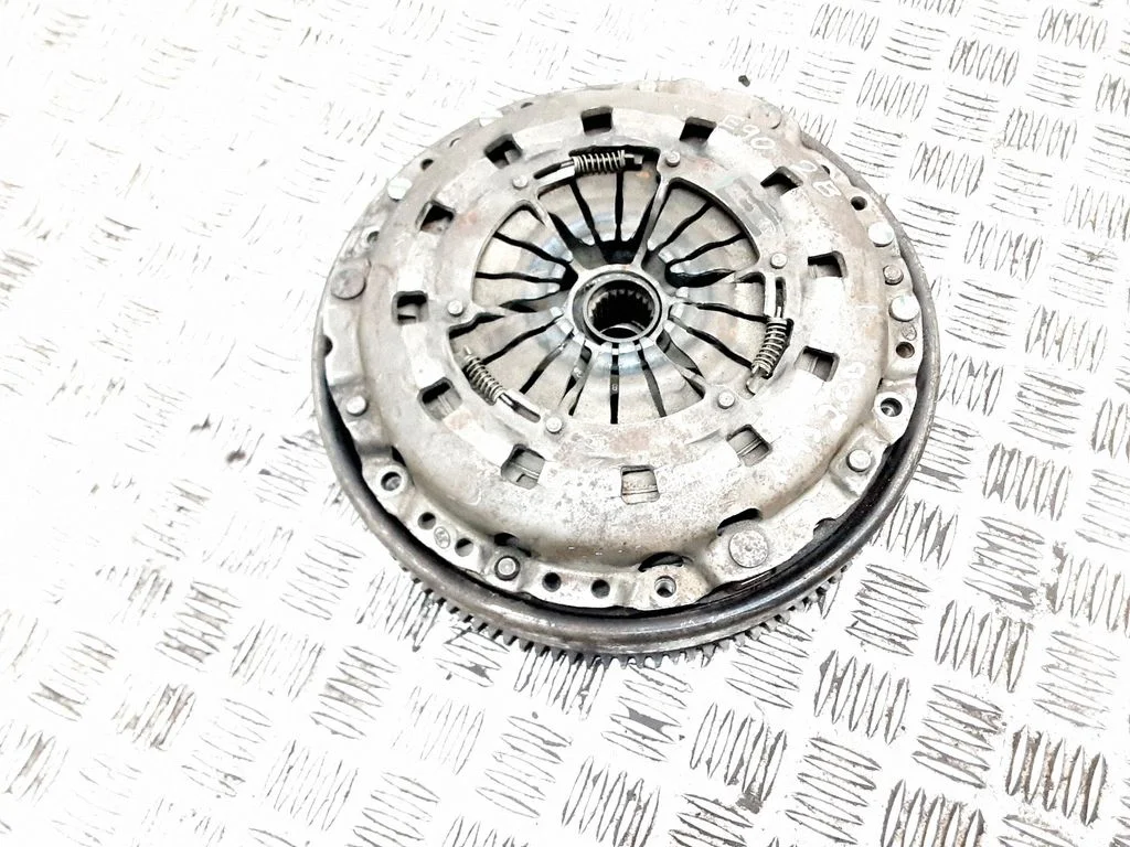 Clutch set kit – BMW 3 Series E90 E91 (2005-2012)