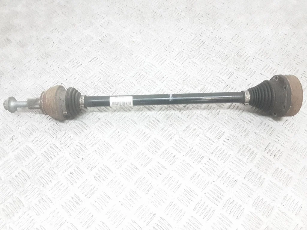 Rear driveshaft 3Q0501204D