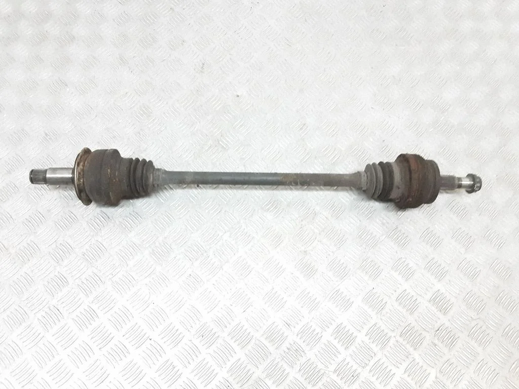 Tagumine pooltelg