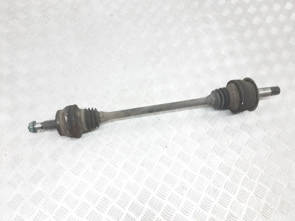Tagumine pooltelg – Mercedes-Benz E-klass W212 (2009-2016)