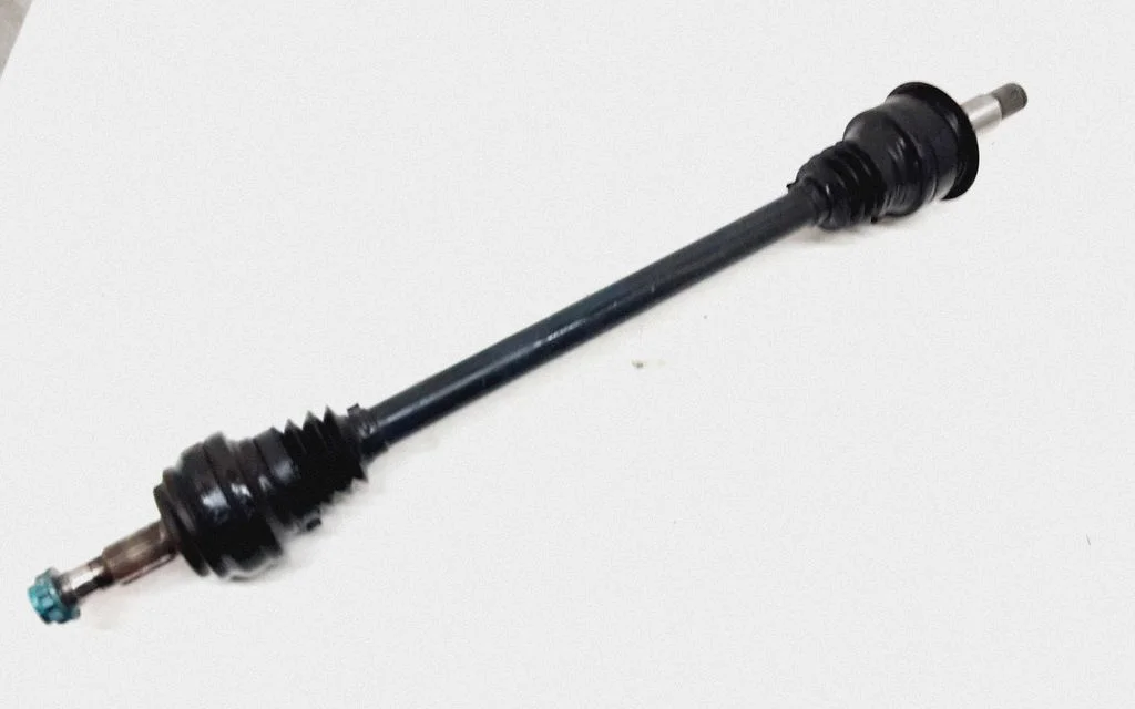 Rear driveshaft – rear left