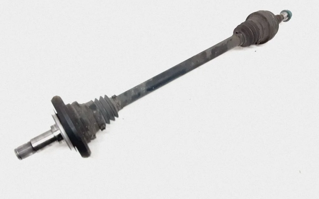 Rear driveshaft – rear right