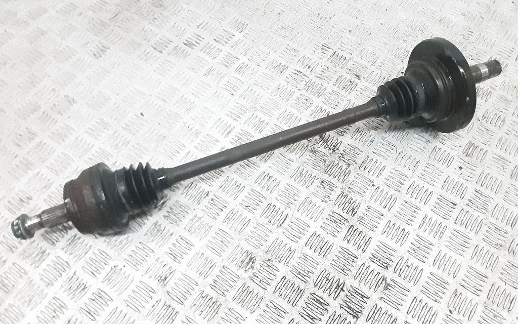 Rear driveshaft – rear left
