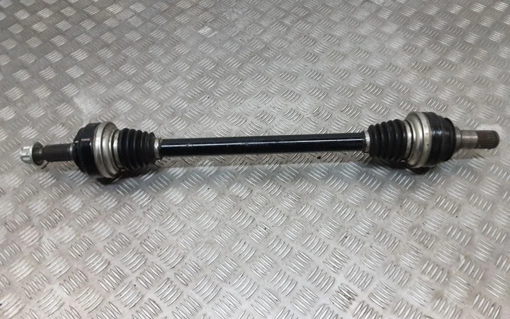 Tagumine pooltelg – Volkswagen Touareg II (2010-2018)