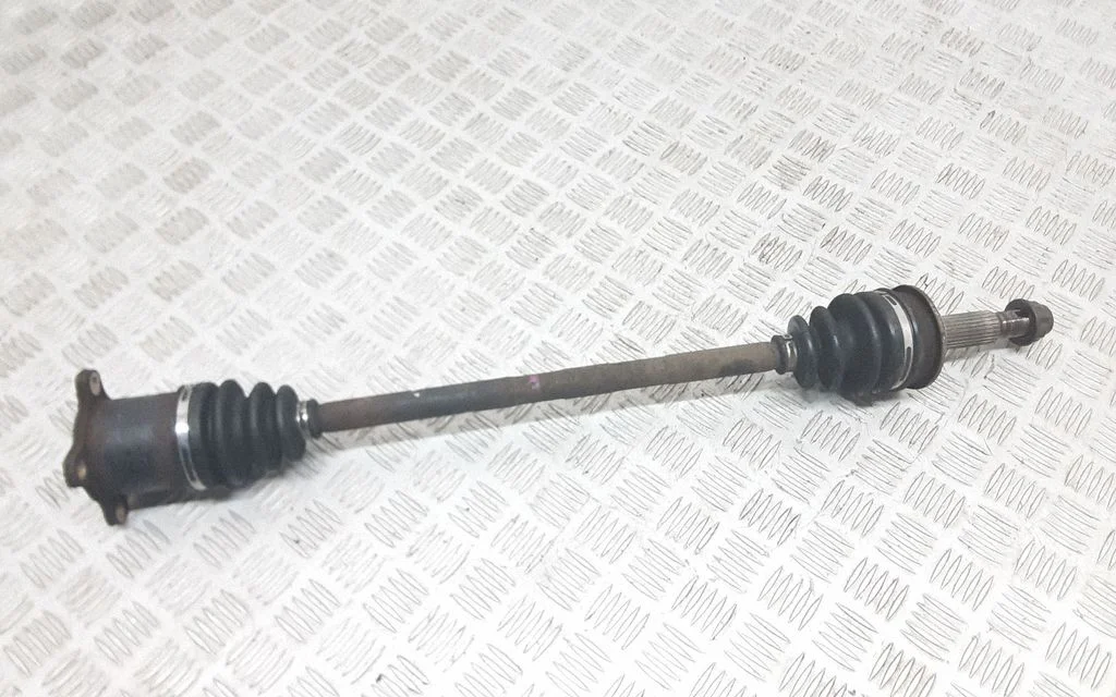 Rear driveshaft – rear right