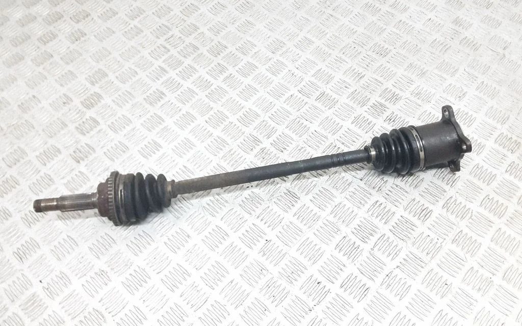 Rear driveshaft – rear right