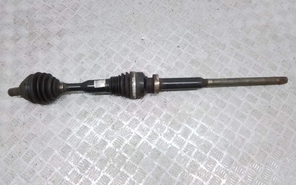 Półoś przednia 31272546