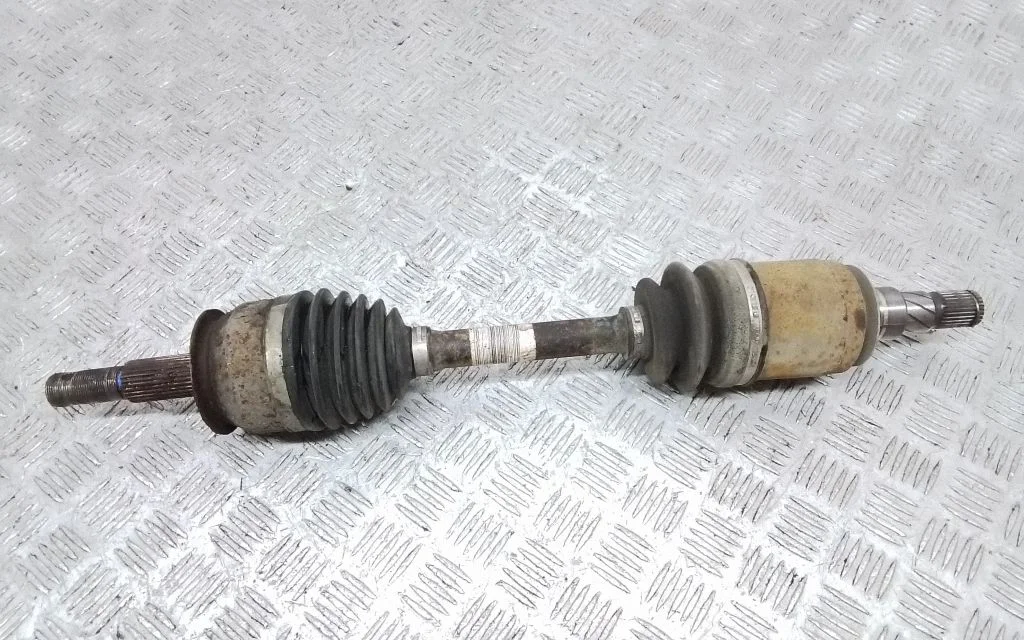 Półoś przednia 391005X20A