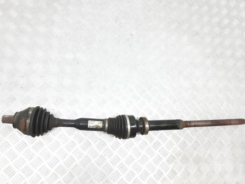 Eesmine pooltelg – Volvo XC60 (2009-2013)