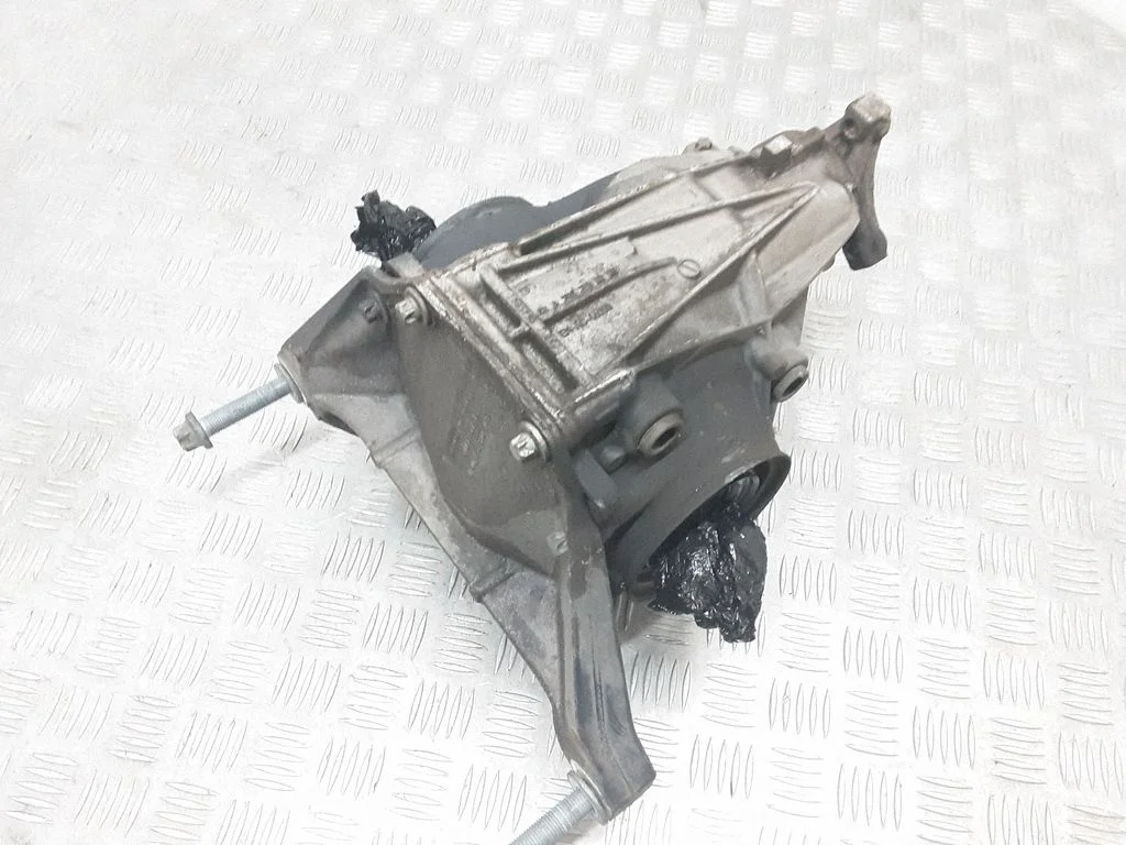 Rear differential 2133502408