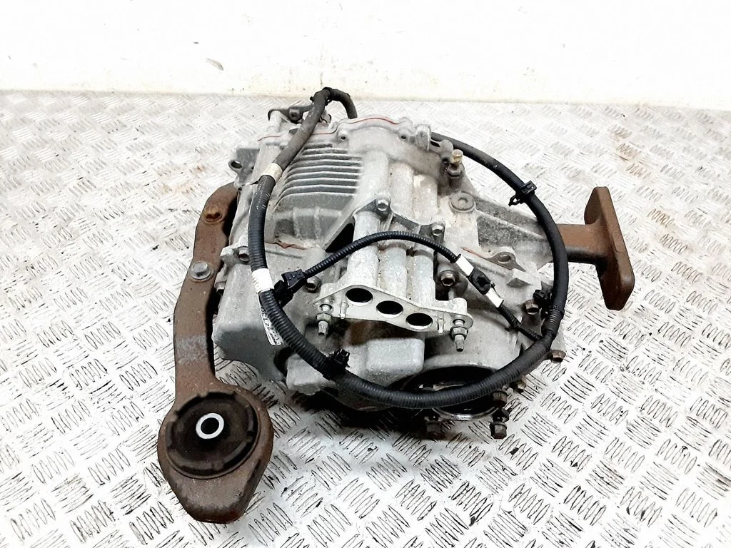 Rear differential – Toyota RAV 4 (XA40) (2012-2018)