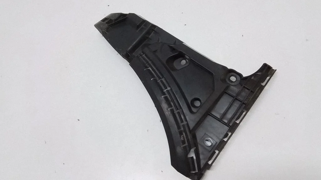 Front bumper mounting bracket 30698128