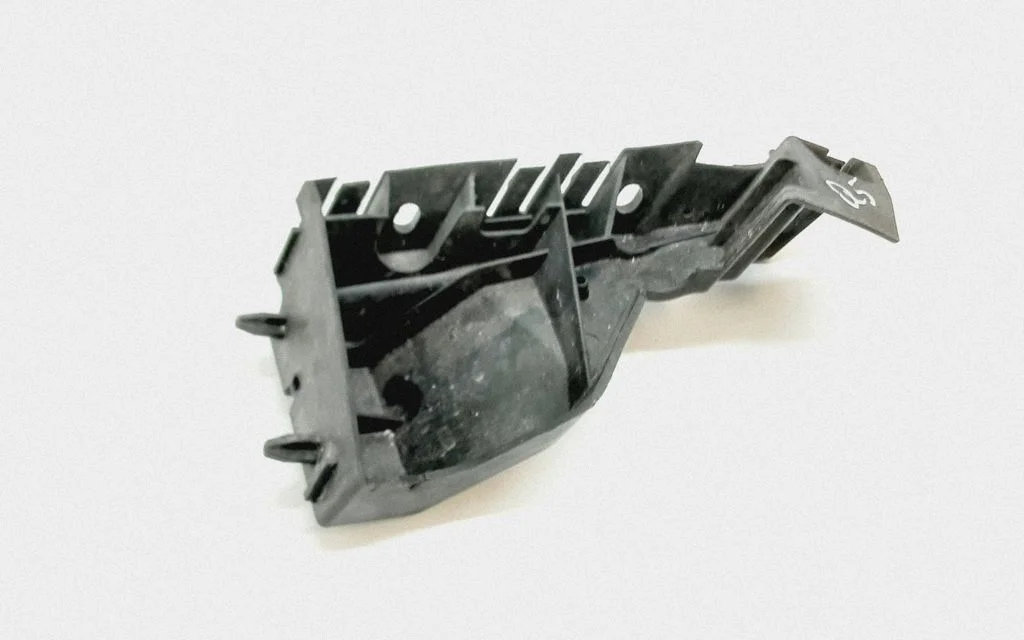 Front bumper mounting bracket – Audi Q5 SQ5 8R (2008-2017)