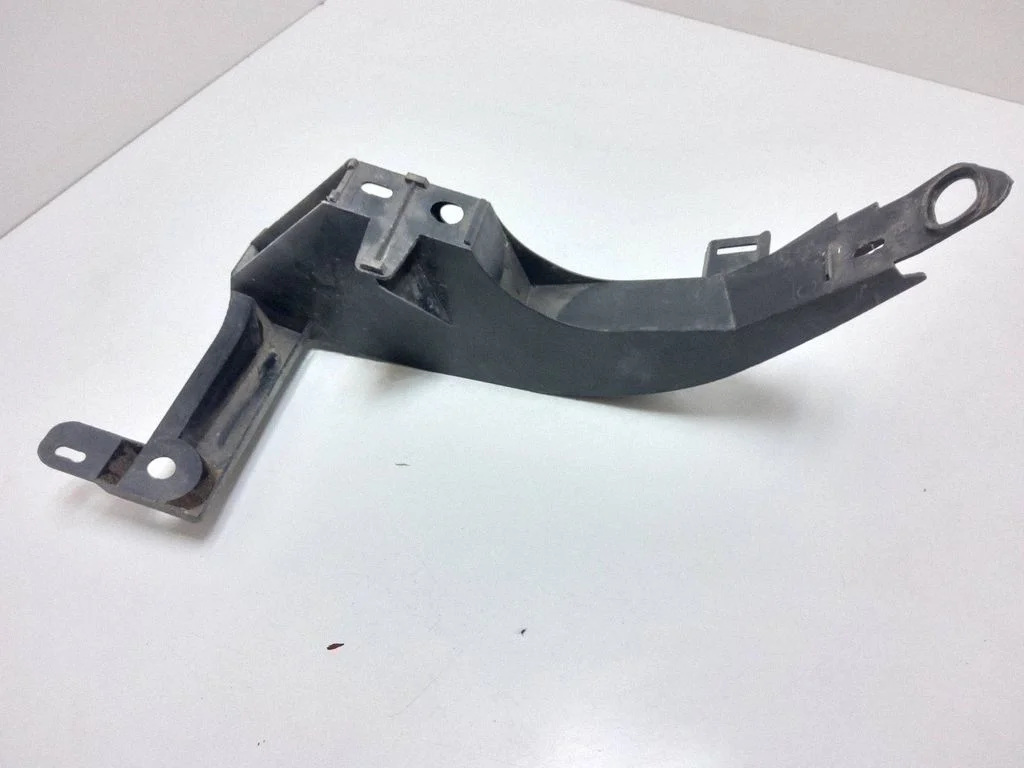Esistange kinnitusklamber – Saab 9-3 Ver2 (2003-2007)