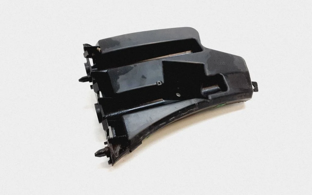 Front bumper mounting bracket – Volvo V60 (2011-2013)