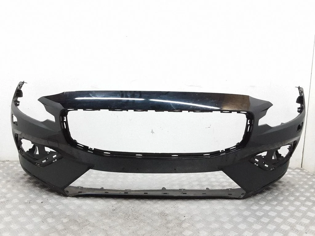 Front bumper 31690589