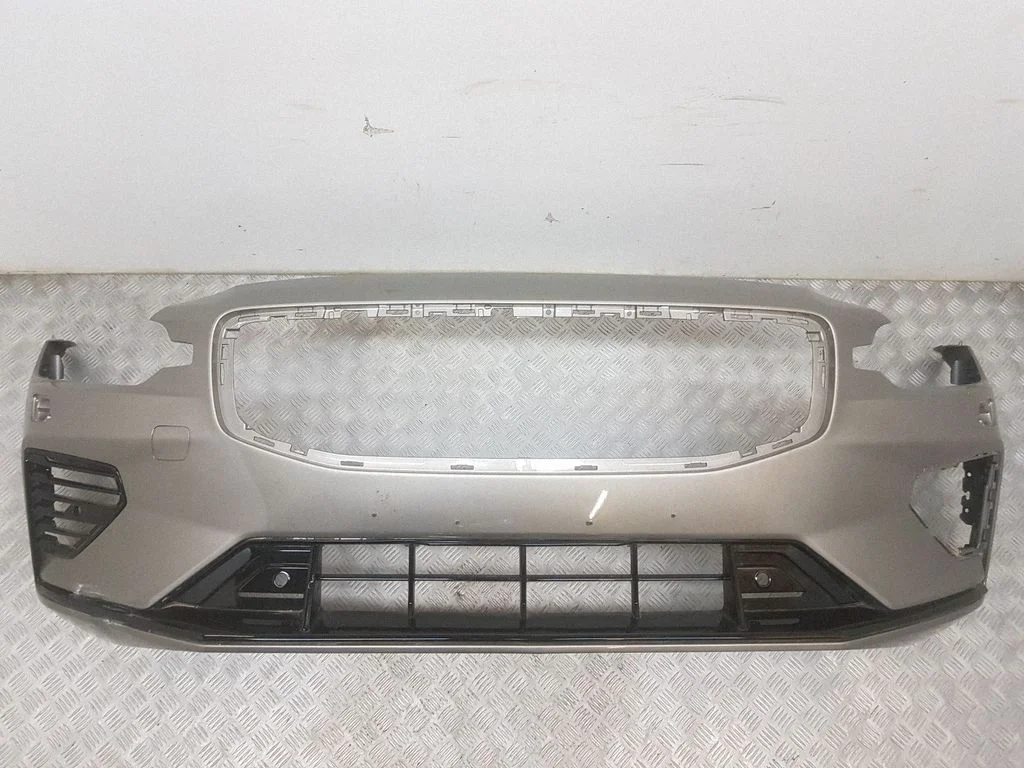 Front bumper 31690530
