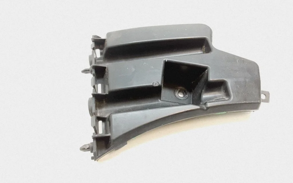 Front bumper mounting bracket – Volvo V60 (2011-2013)