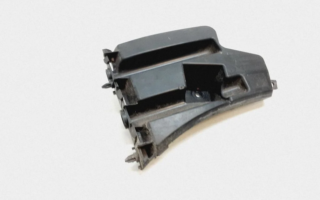 Front bumper mounting bracket – Volvo V60 (2011-2013)