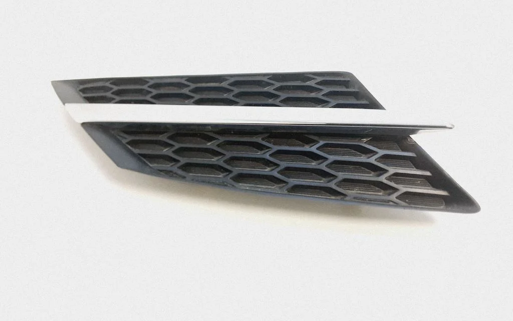 Front bumper lower grill 531050R010