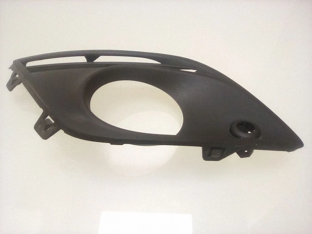Front fog light trim/grill – right