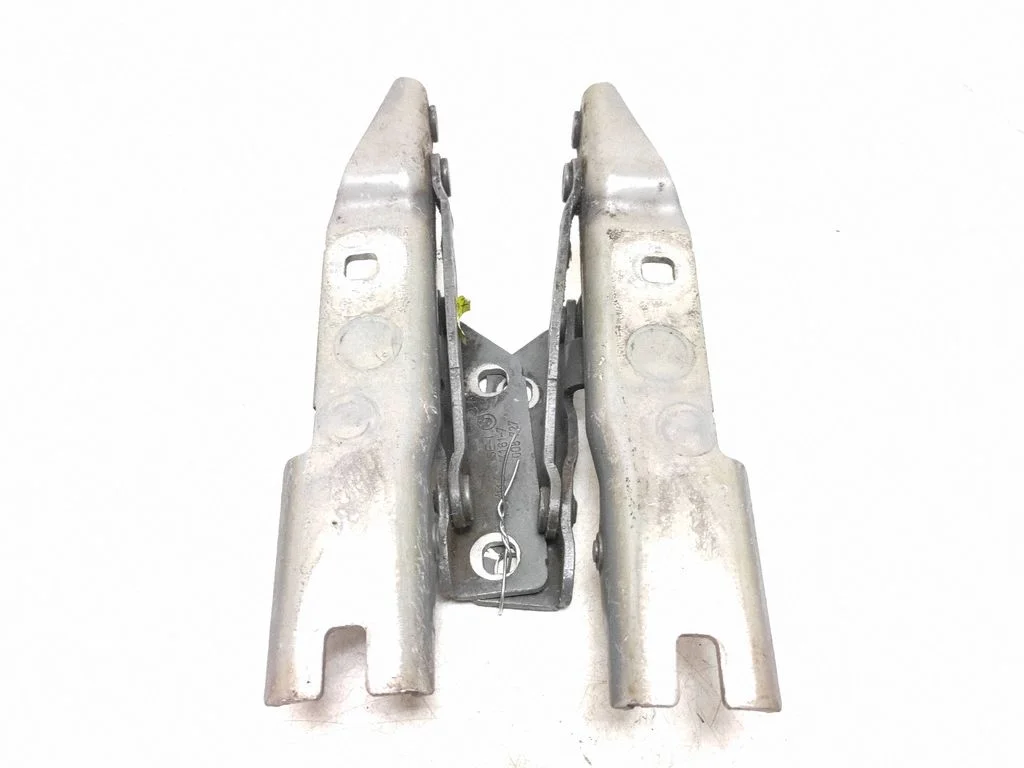 Engine bonnet/hood hinges 008728
