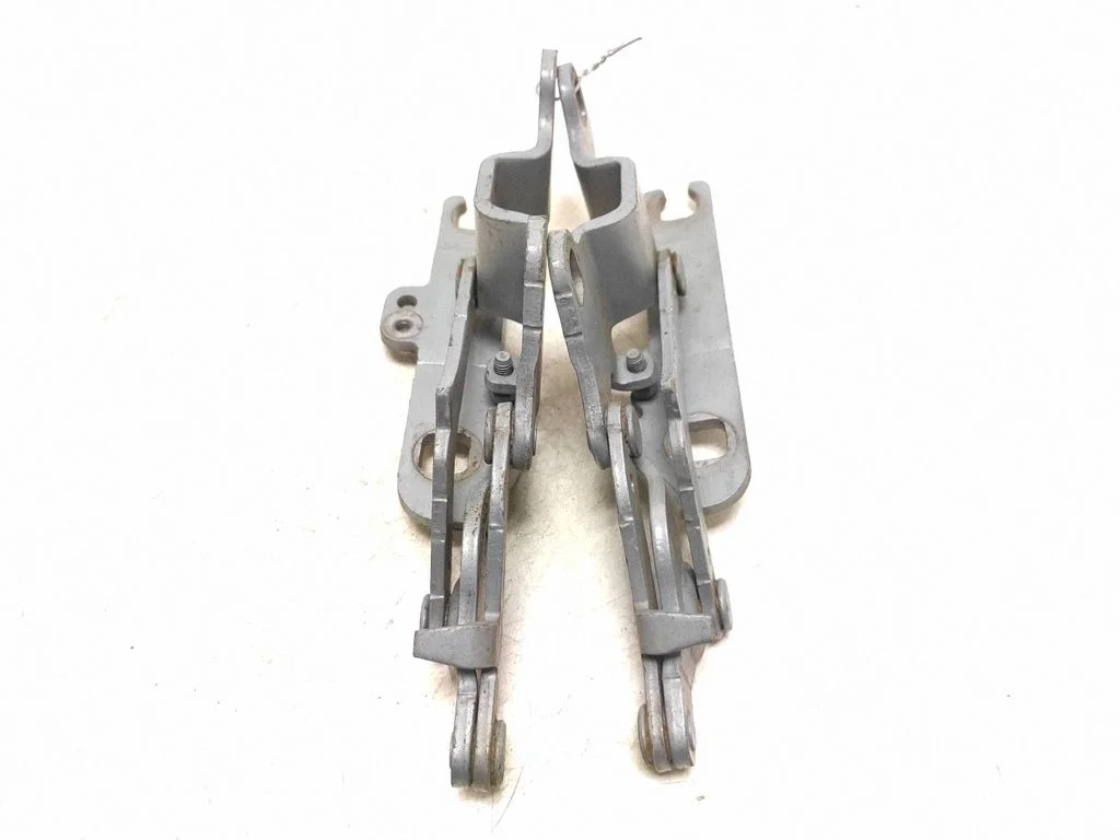 Engine bonnet/hood hinges – BMW 3 Series E90 E91 (2005-2012)