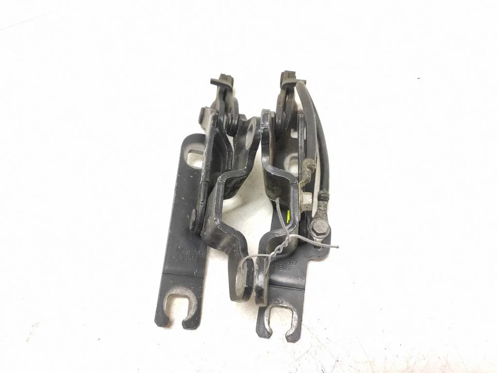 Engine bonnet/hood hinges – BMW 3 Series E90 E91 (2005-2012)