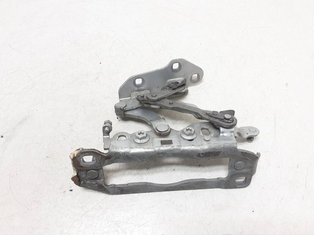 Engine bonnet/hood hinges – Mercedes-Benz E-Class C207 W207 (2009-2017)